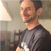 Provenendo da un percorso di studi artistico, da oltre 10 anni ho fatto di riprese video, montaggio, e fotografia il mio lavoro.